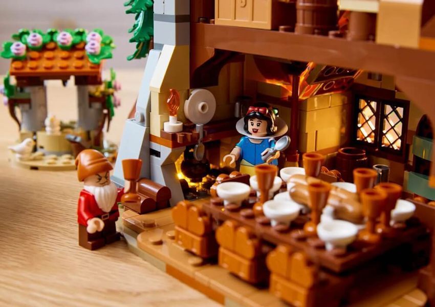 LEGO Disney Princess Будиночок Білосніжки й сімох гномів (43242) 43242 фото
