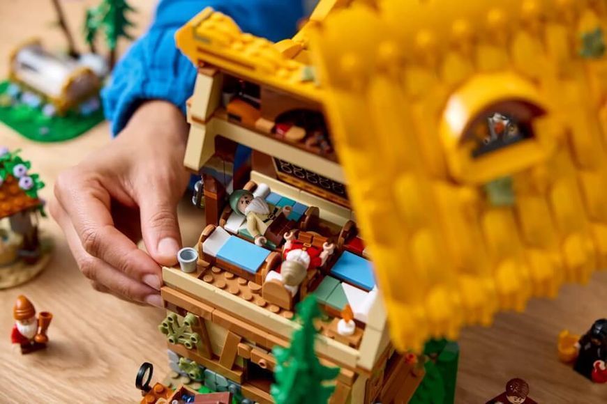 LEGO Disney Princess Будиночок Білосніжки й сімох гномів (43242) 43242 фото